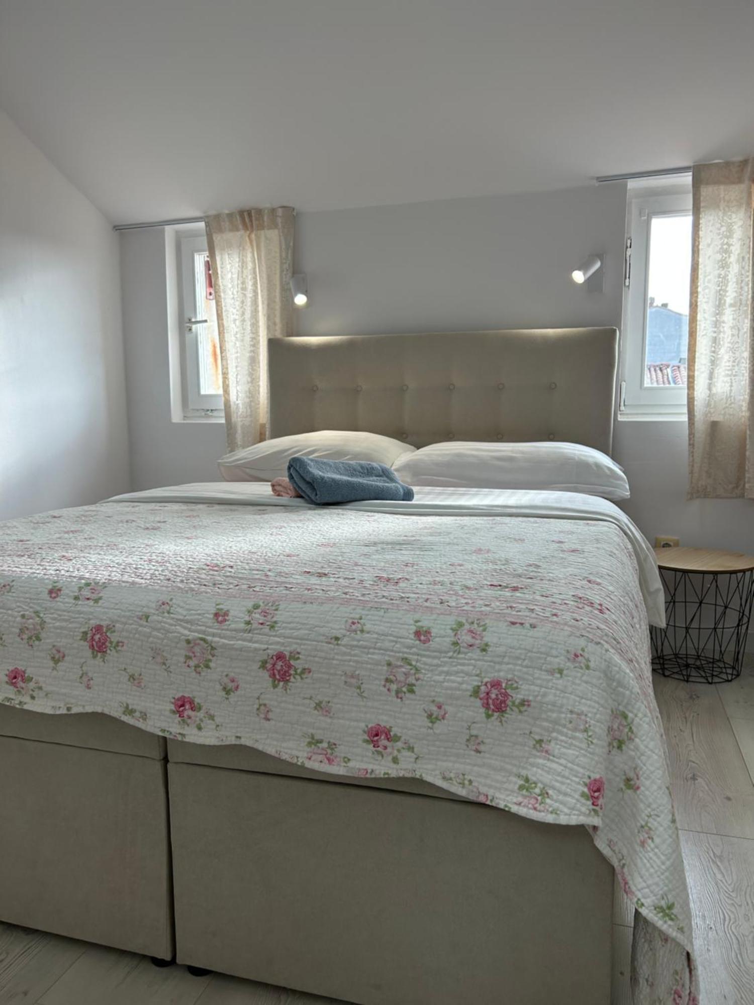 Apartments Oliva โปเรช ภายนอก รูปภาพ