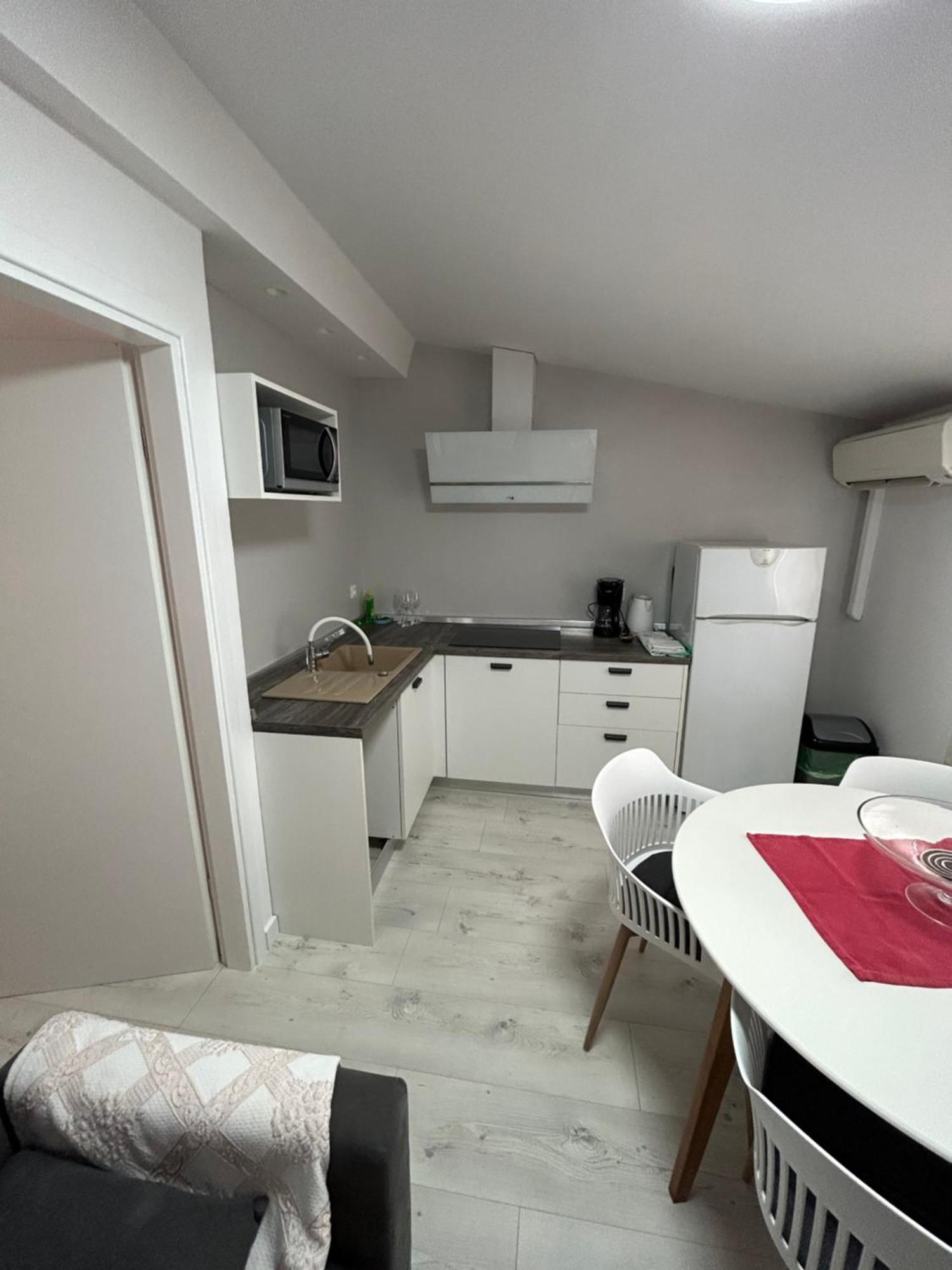 Apartments Oliva โปเรช ภายนอก รูปภาพ