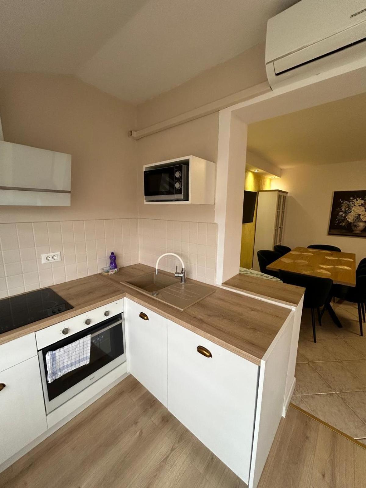 Apartments Oliva โปเรช ภายนอก รูปภาพ